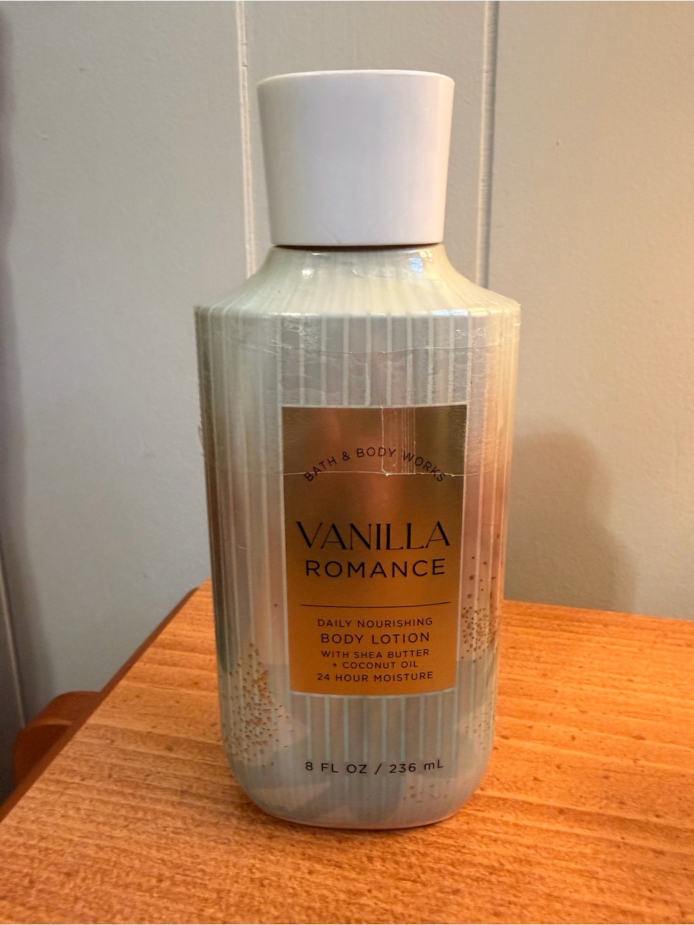Bath & Body Works Vanilla Romance Body Lotion - White & Gold Accents